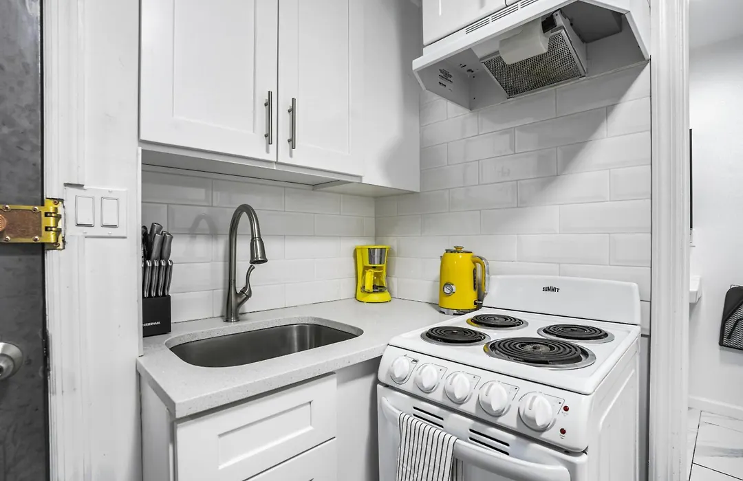Homelike Suites In The Heart Of China Town-1