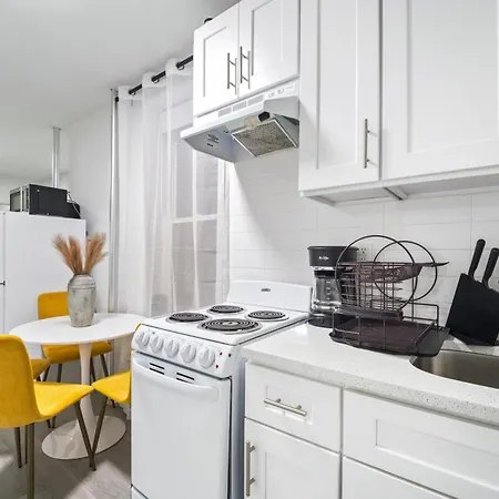 Homelike Suites In The Heart Of China Town-2